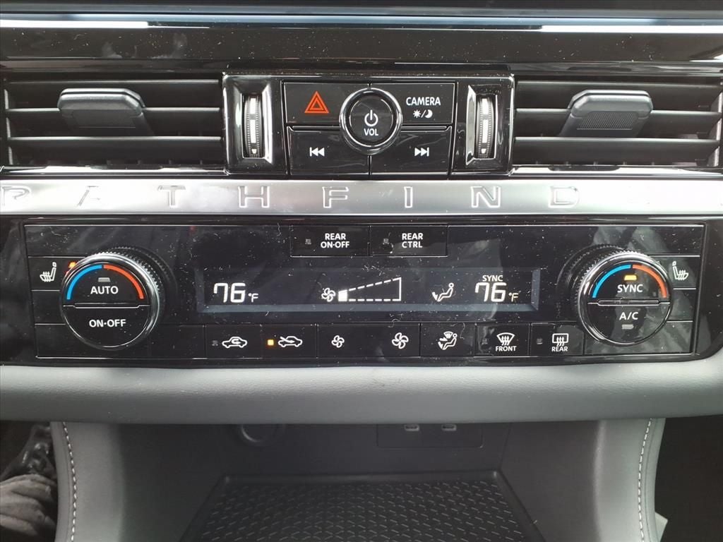 2026 Nissan Pathfinder SV