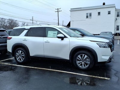 2025 Nissan Pathfinder SL