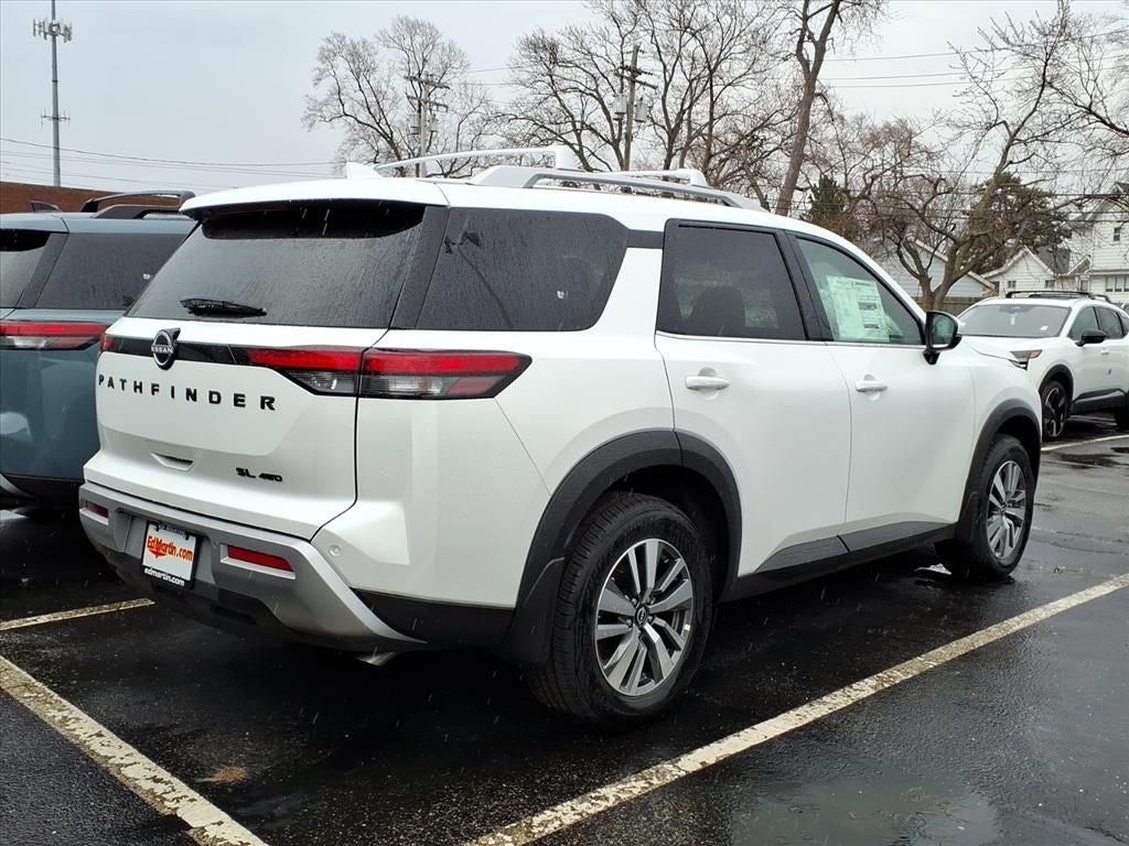 2025 Nissan Pathfinder SL