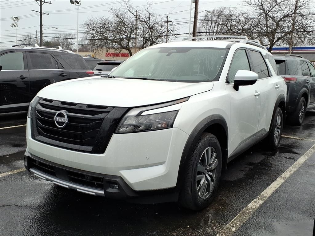 2025 Nissan Pathfinder SL
