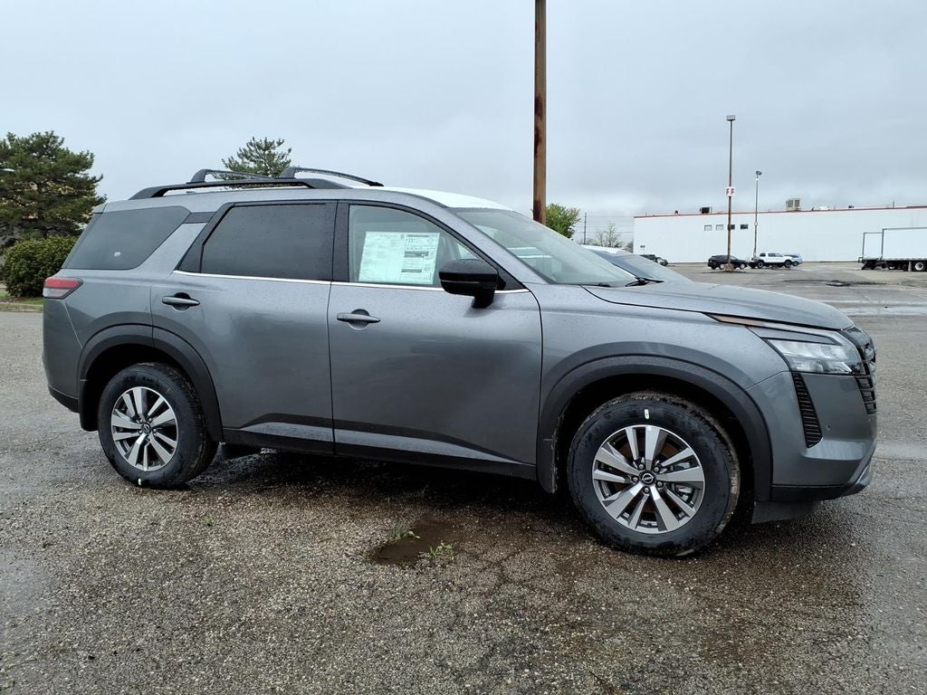 2026 Nissan Pathfinder SL