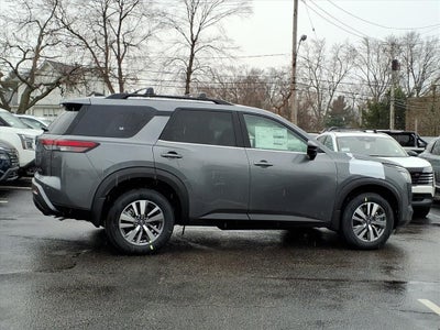 2026 Nissan Pathfinder SL