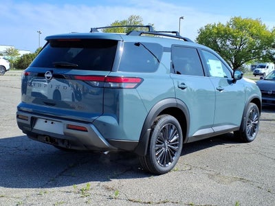 2026 Nissan Pathfinder SL
