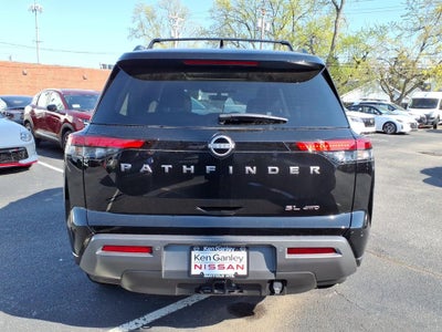2026 Nissan Pathfinder SL