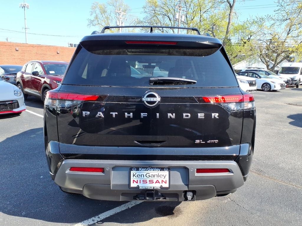 2026 Nissan Pathfinder SL