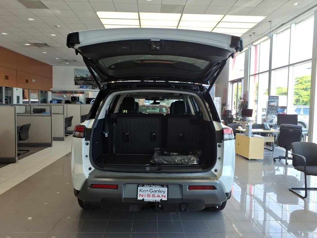 2026 Nissan Pathfinder Platinum