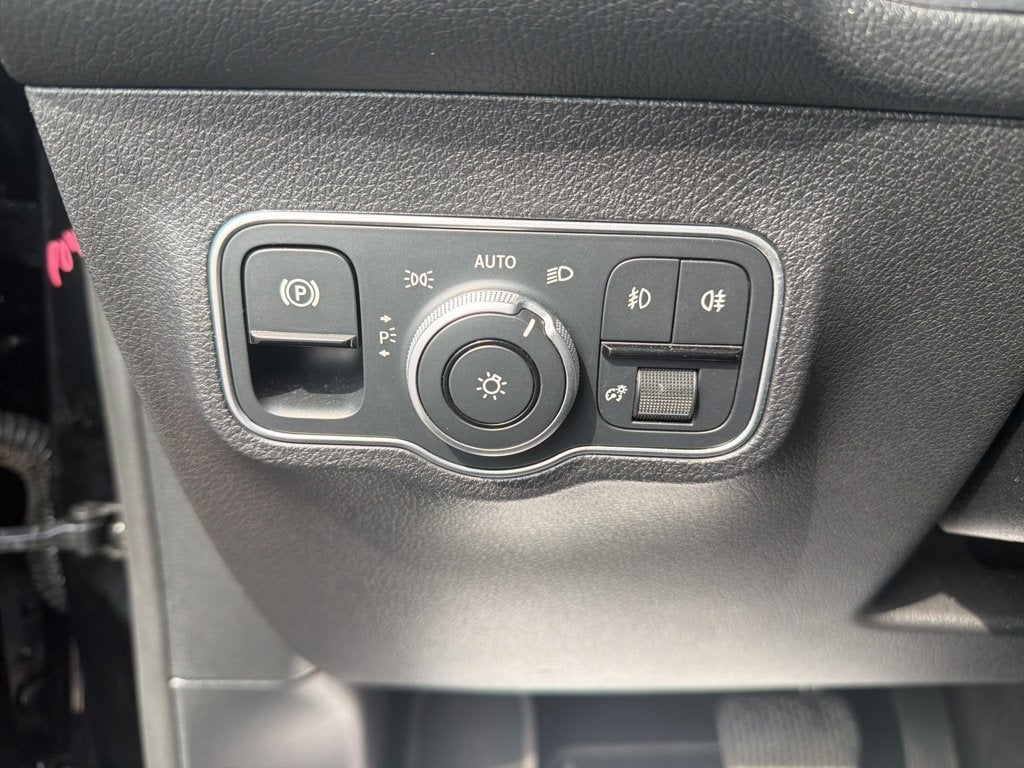 2025 Mercedes-Benz GLB GLB 250 Base
