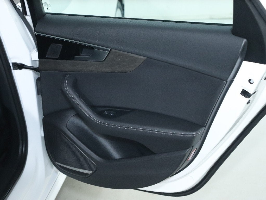 2023 Audi A4 45 S line Premium Plus quattro