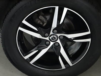 2024 Volvo XC40 B5 Core