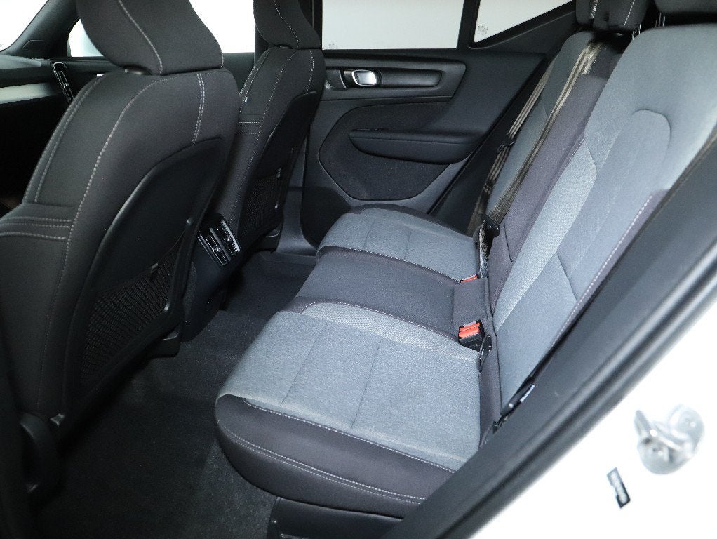 2024 Volvo XC40 B5 Core