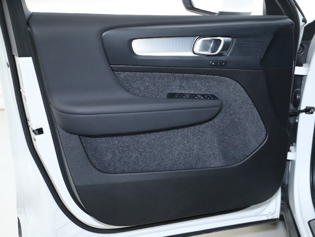 2024 Volvo XC40 B5 Core