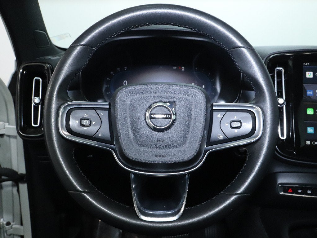 2024 Volvo XC40 B5 Core