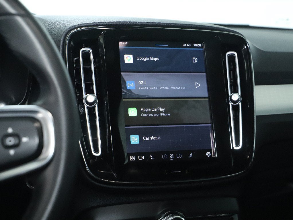 2024 Volvo XC40 B5 Core