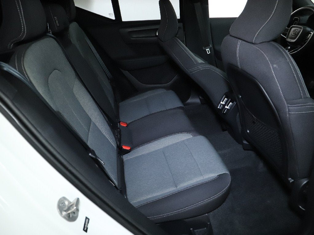 2024 Volvo XC40 B5 Core