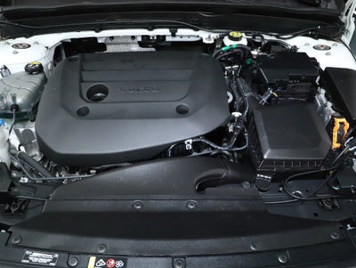 2024 Volvo XC40 B5 Core