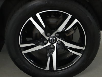 2024 Volvo XC40 B5 Core