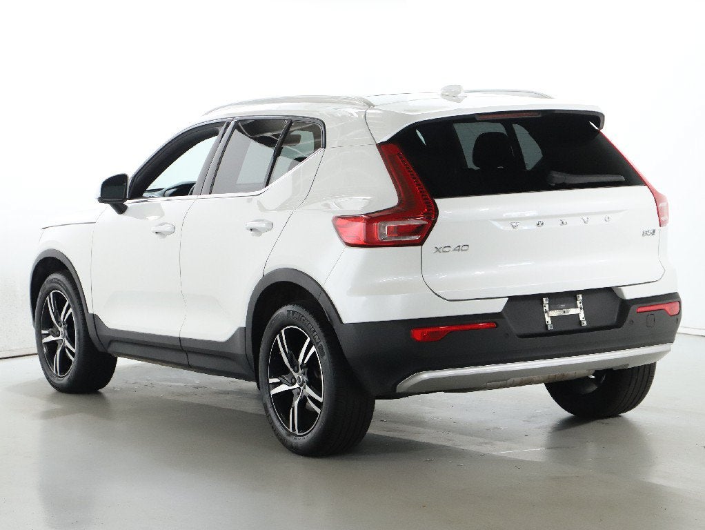 2024 Volvo XC40 B5 Core