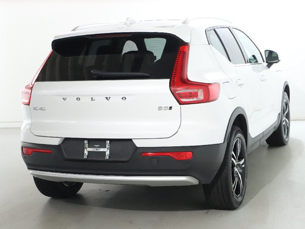 2024 Volvo XC40 B5 Core