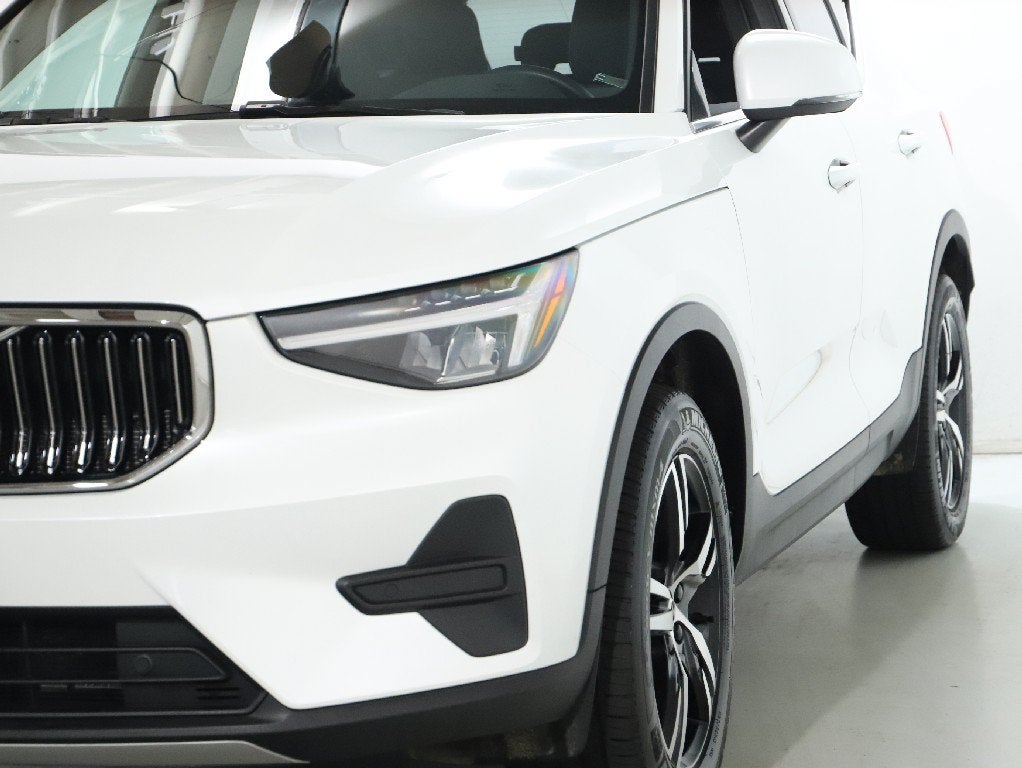 2024 Volvo XC40 B5 Core