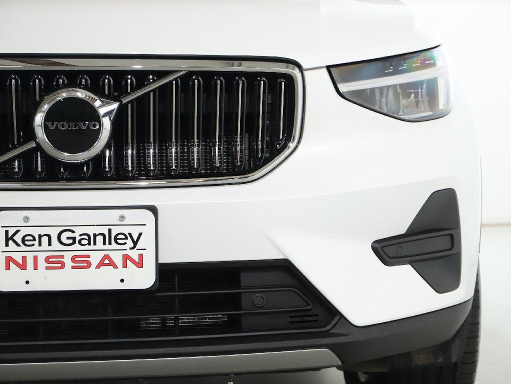 2024 Volvo XC40 B5 Core