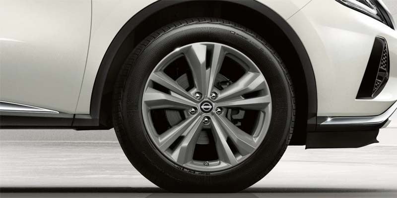 The rims on a 2024 Nissan Murano in Mayfield Heights, OH