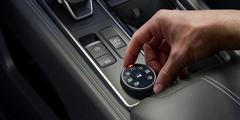 The performance modes available in the 2025 Nissan Pathfinder in Mayfield Heights, OH